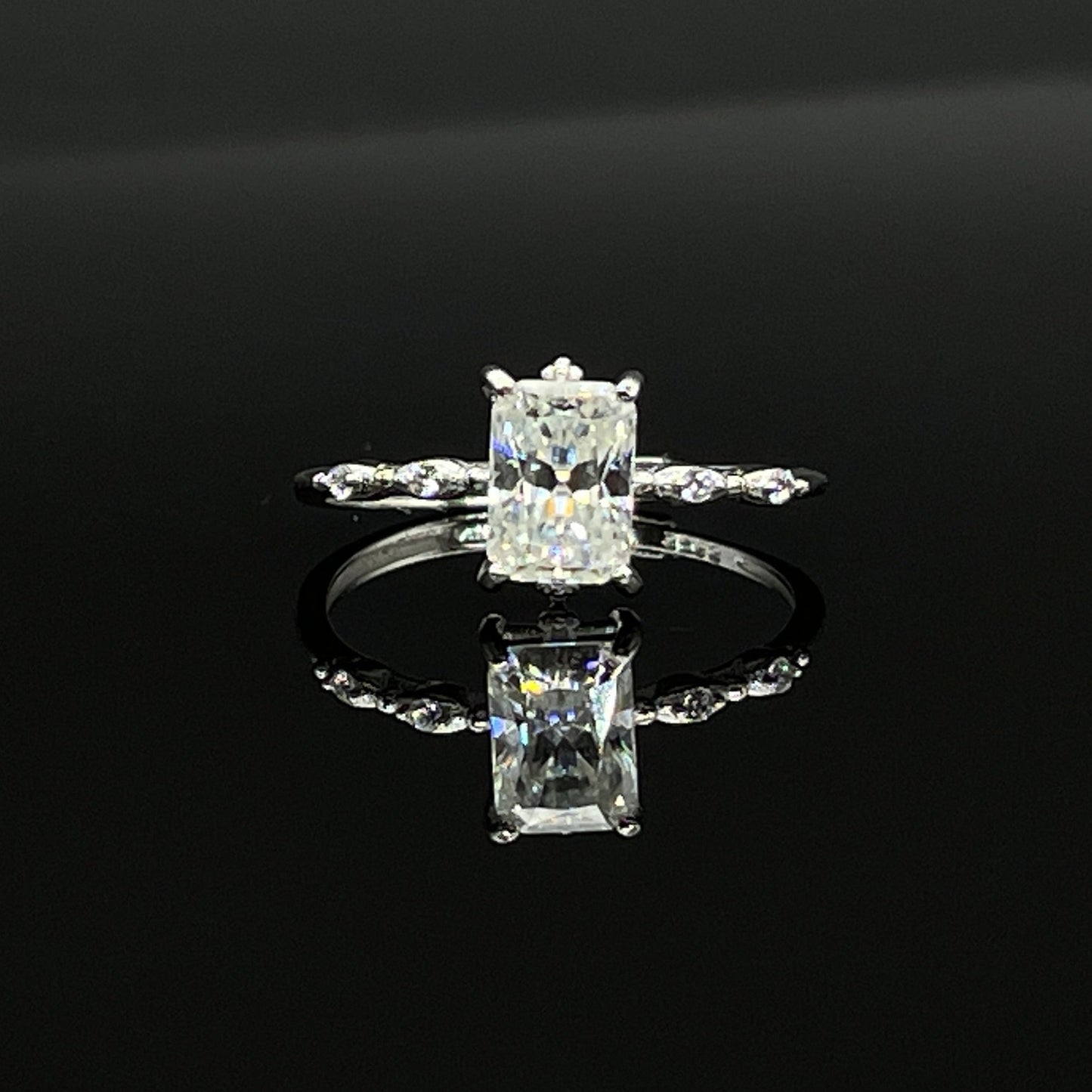 Ring | Moissanite (0.8ct)