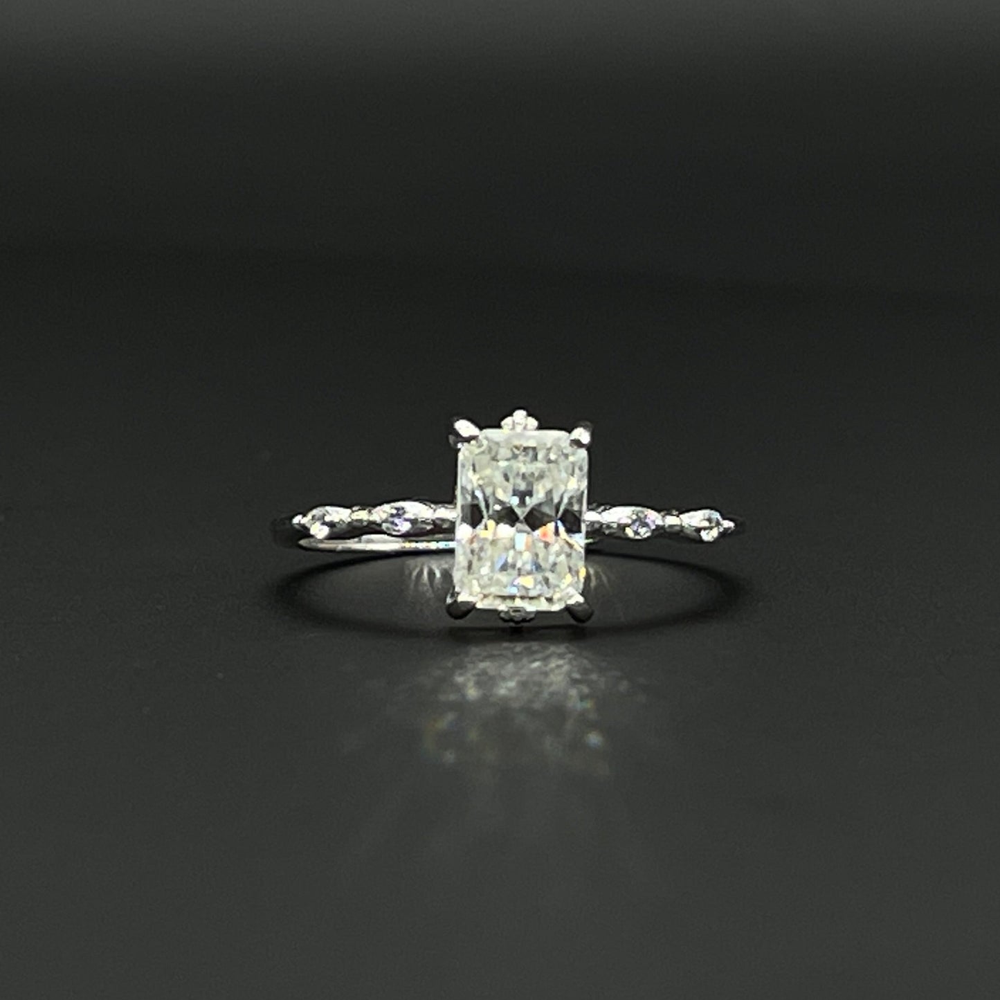 Ring | Moissanite (0.8ct)