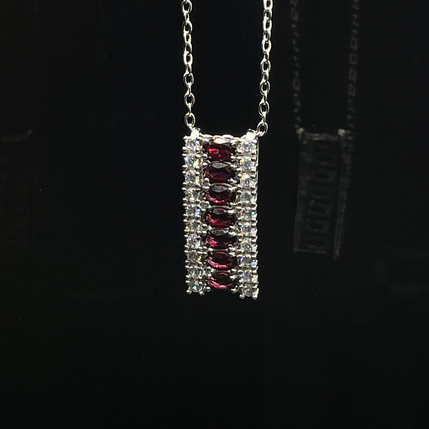 Pendant | Garnet